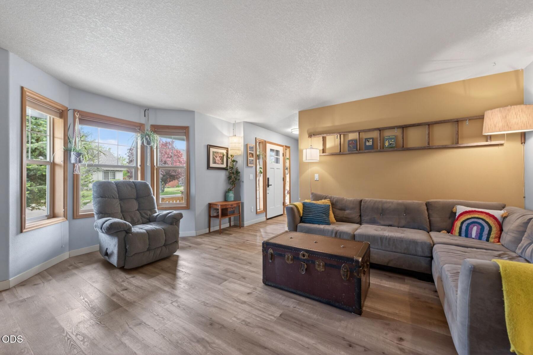20696 Barton Crossing Way Bend, OR 97701 - Photo 8 of 44