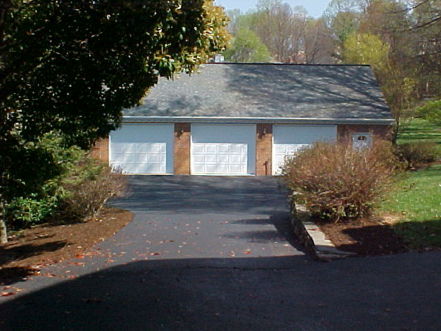 133 Jonathan Road Roanoke, VA 24019 - Photo 13 of 39 Garage