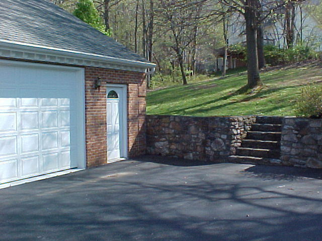 133 Jonathan Road Roanoke, VA 24019 - Photo 9 of 39 Entrance Garage