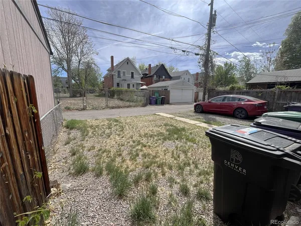 $2,300 | 2442 Gilpin Street, Denver, CO 80205