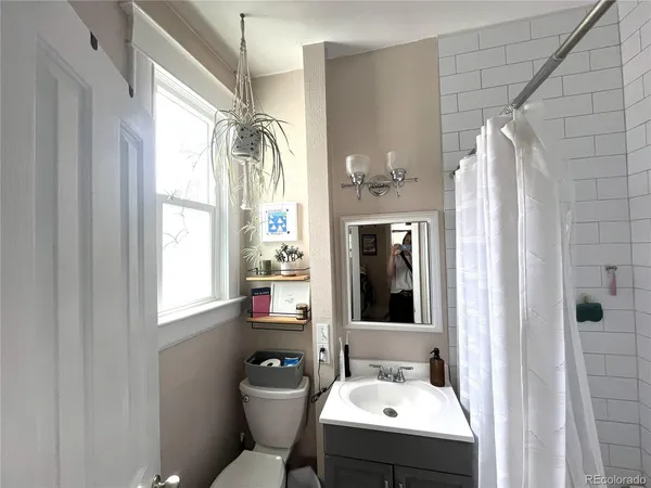 $2,300 | 2442 Gilpin Street, Denver, CO 80205