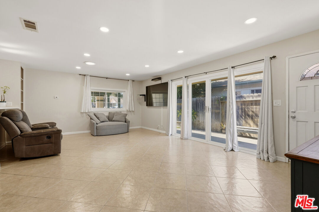 169 Ripley Street Camarillo, CA 93010 - Photo 8 of 21 Gallery Image 8