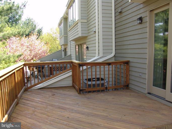 5037 Columbia Road, Unit 4 Columbia, MD 21044 - Photo 19 of 21 Deck