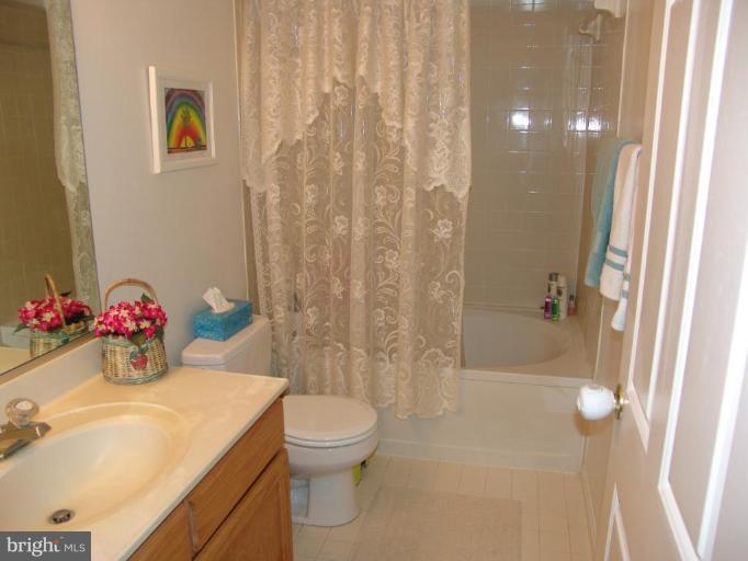 5037 Columbia Road, Unit 4 Columbia, MD 21044 - Photo 7 of 21 Upper Hll Full Bath