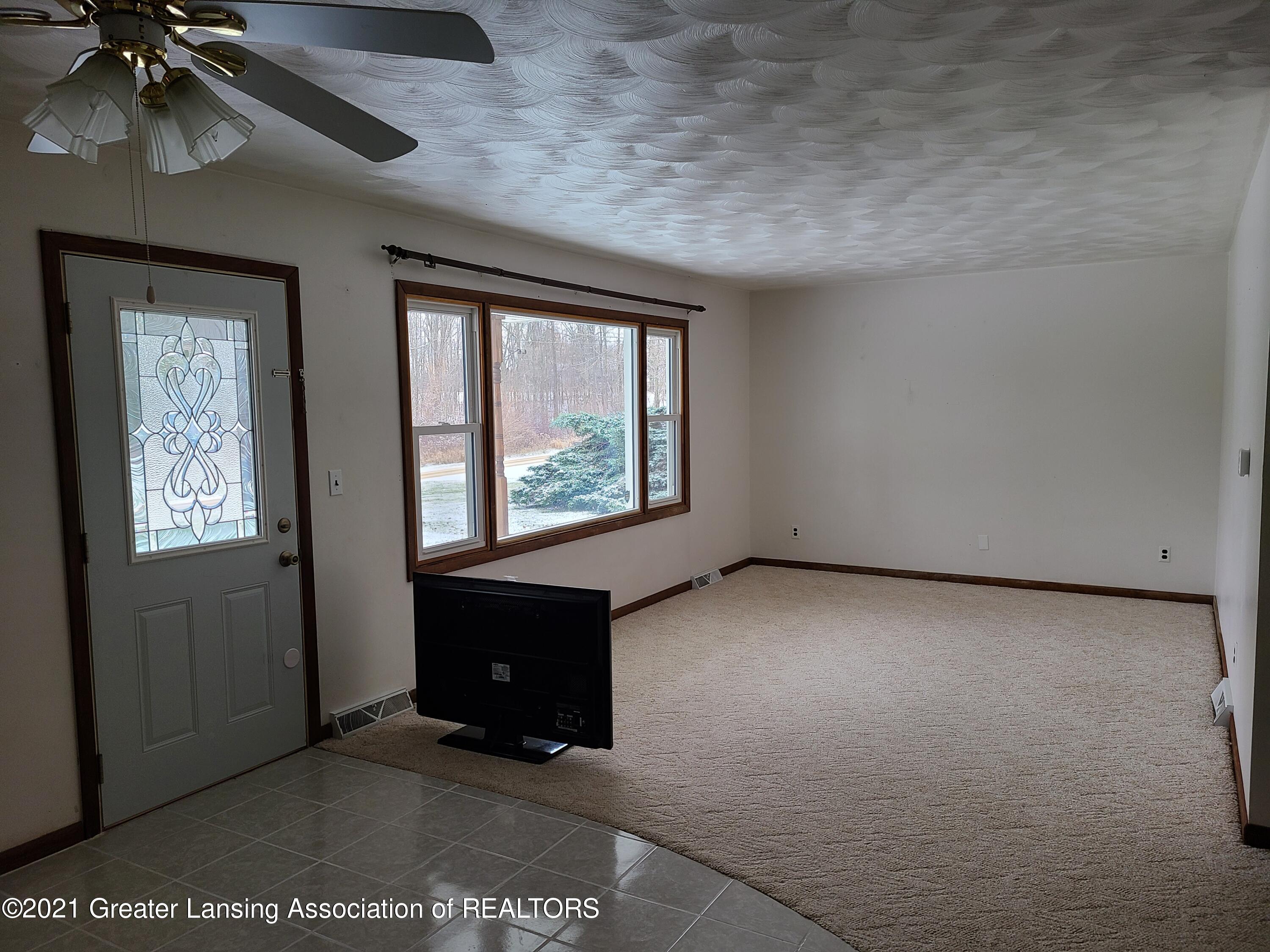 530 South Stine Road Charlotte, MI 48813 - Photo 10 of 27 20211127_132401