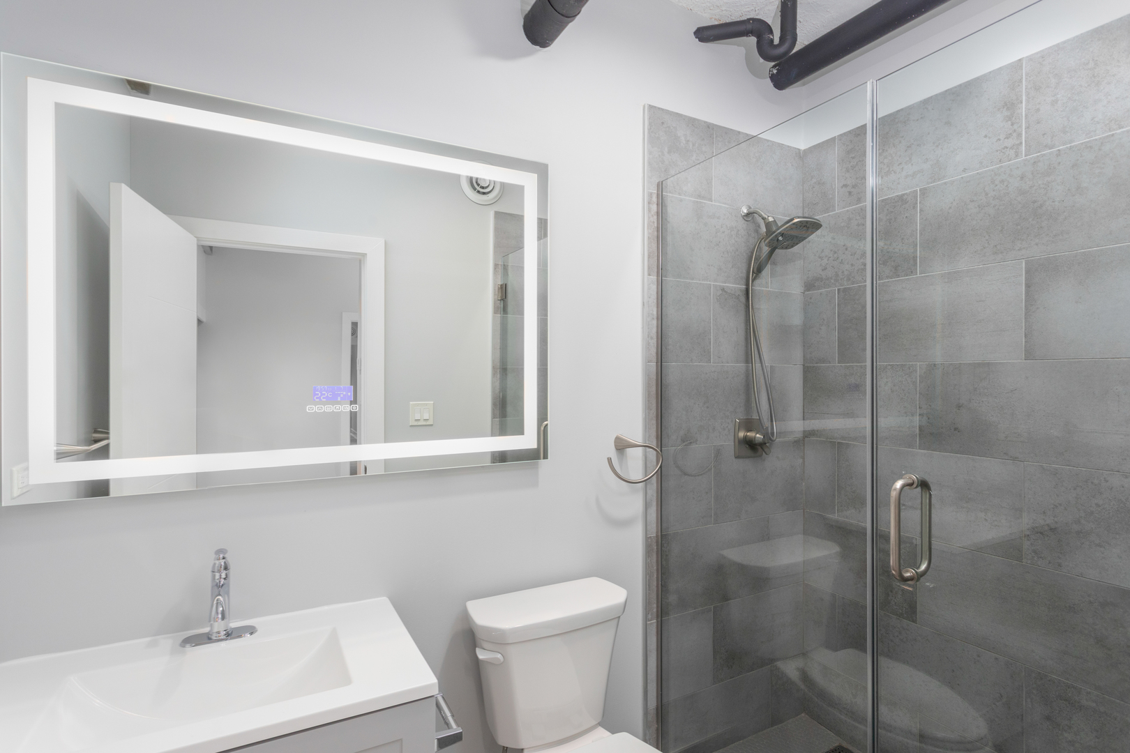 7645 North Sheridan Road, Unit 301 Chicago, IL 60626 - Photo 10 of 15 Gallery Image 10