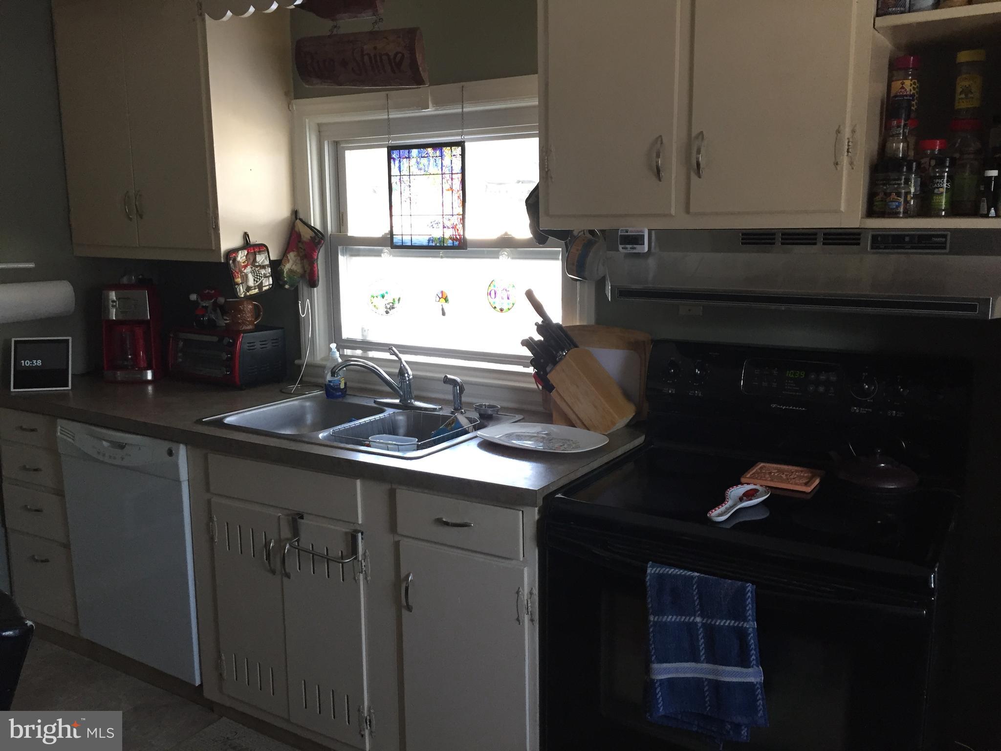 626 Edinburg Road Hamilton, NJ 08619 - Photo 15 of 23 Upstairs Kitchen 2