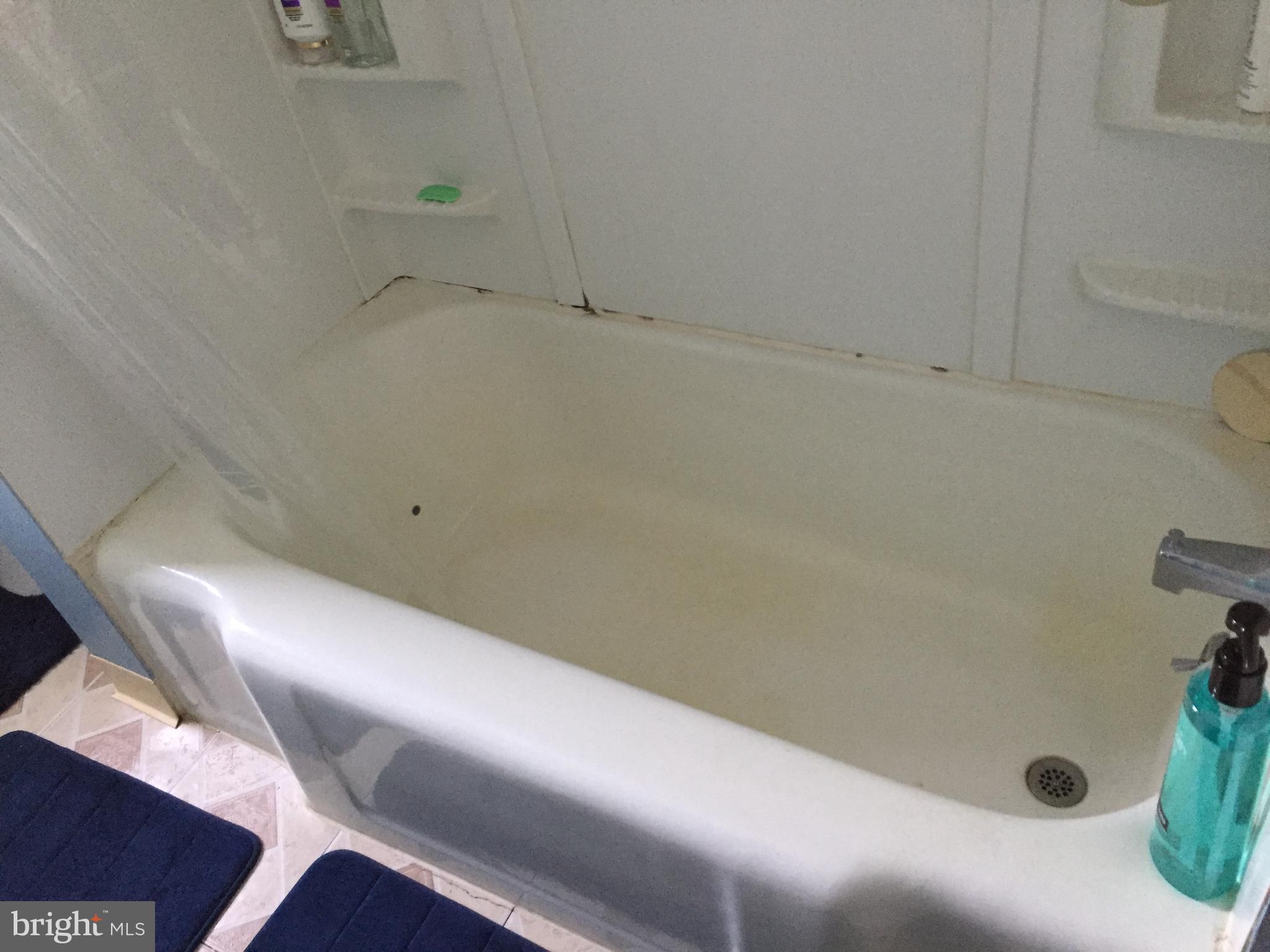 626 Edinburg Road Hamilton, NJ 08619 - Photo 21 of 23 Upstairs Bathroom