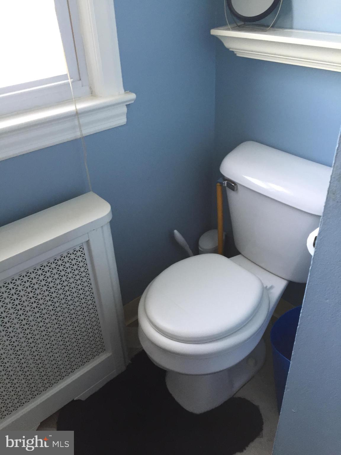 626 Edinburg Road Hamilton, NJ 08619 - Photo 22 of 23 Upstairs Bathroom