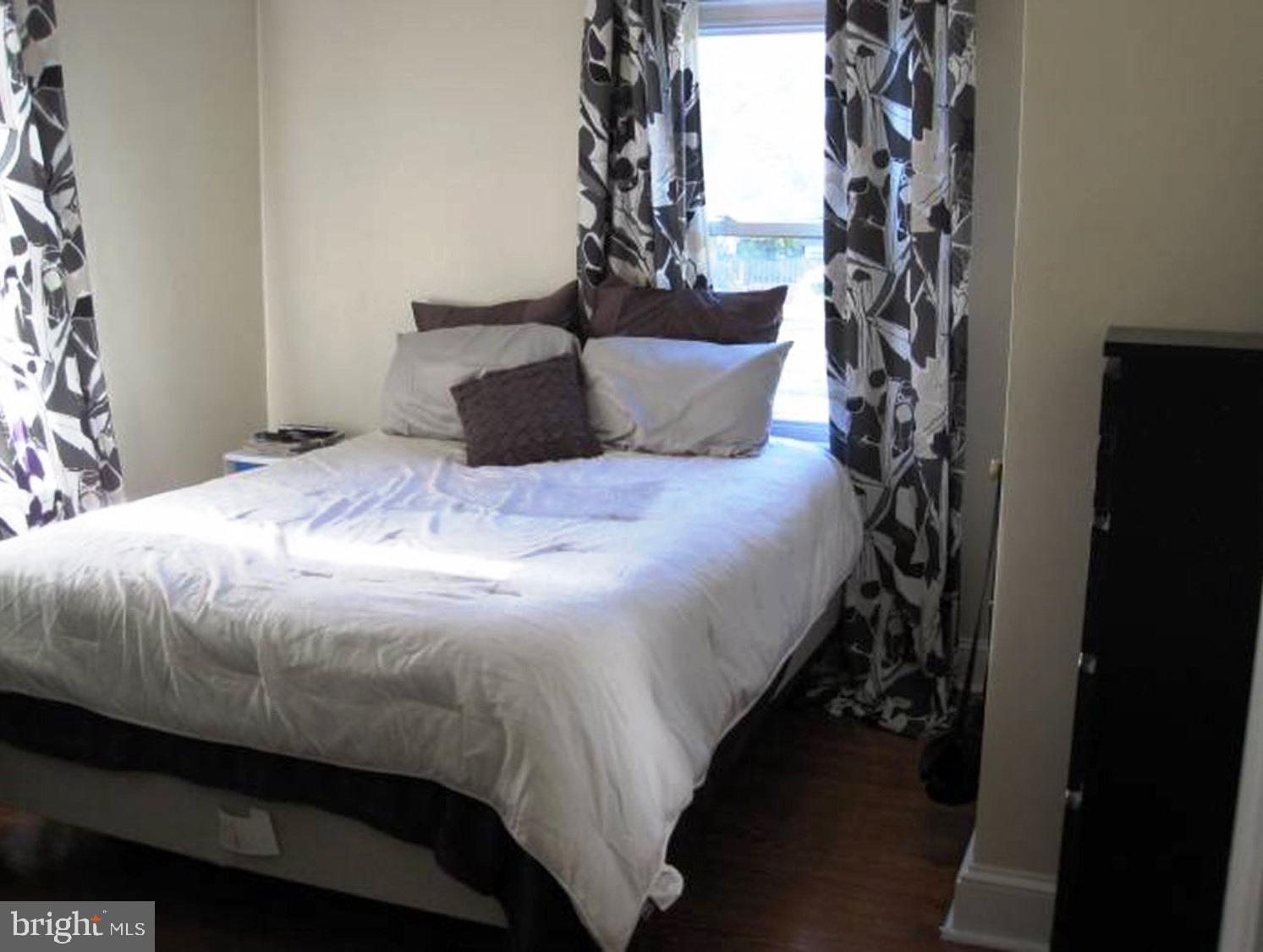 626 Edinburg Road Hamilton, NJ 08619 - Photo 8 of 23 Main Level Bedroom 1