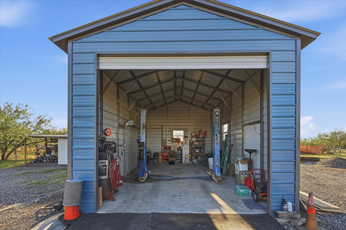 675 Highland Ranch Way Dale, TX 78616 - Photo 7 of 21 a view of a porch with seating space