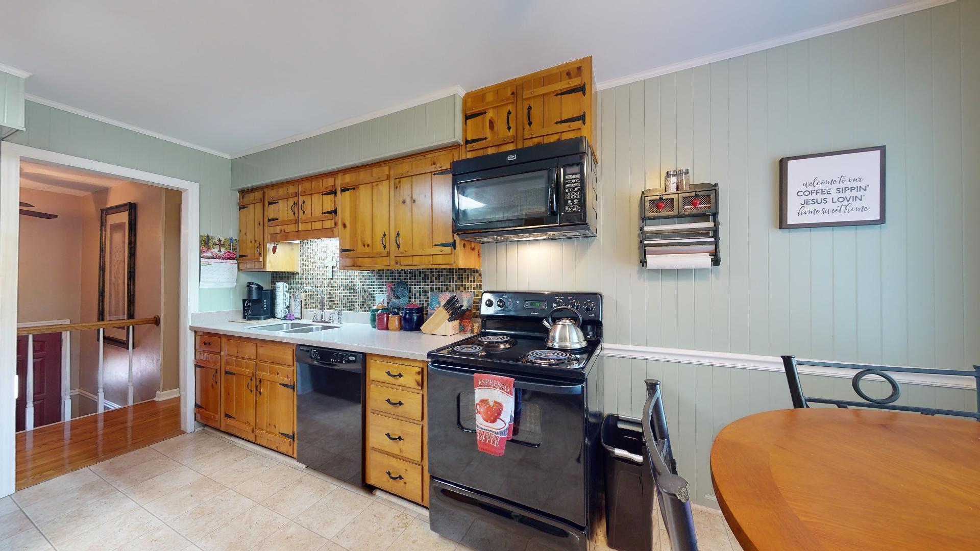 151 Rolling Ridge Drive Chattanooga, TN 37421 - Photo 28 of 61 151-Rolling-Ridge-Dr-04122023_152449