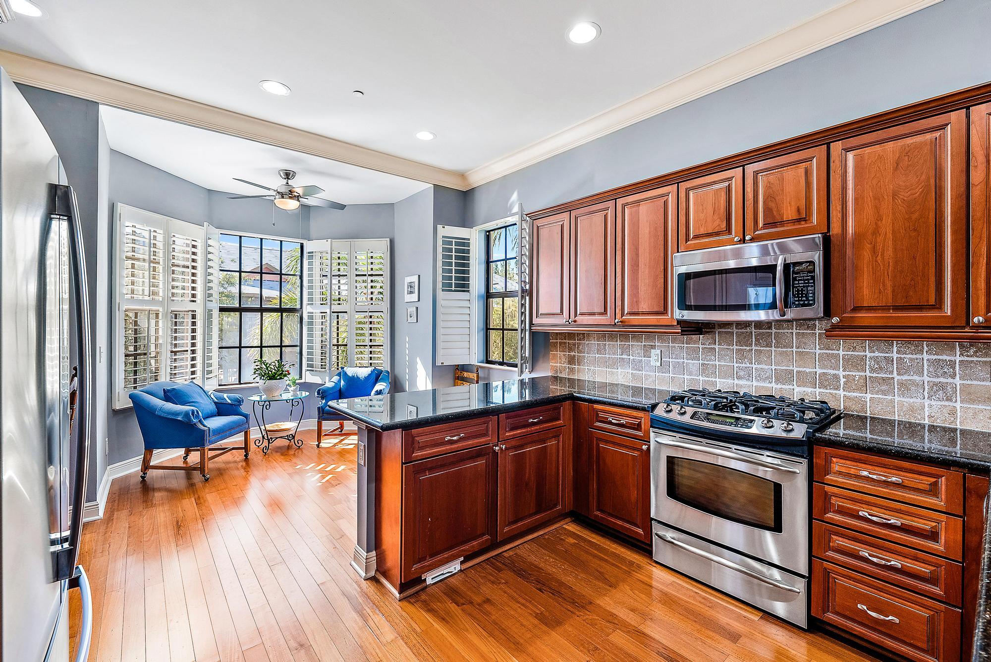 501 Del Sol Circle Tequesta, FL 33469 - Photo 16 of 32 Kitchen