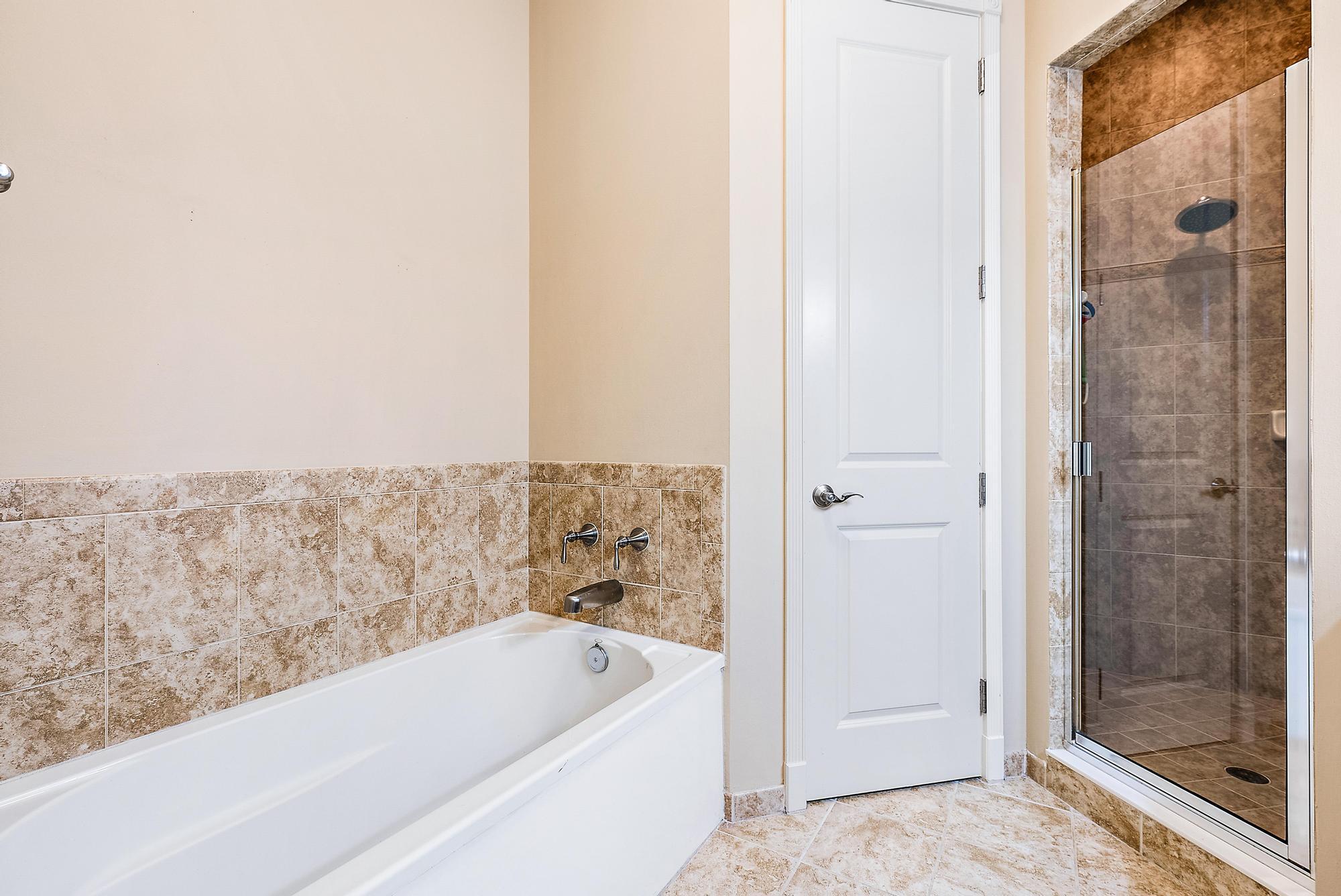 501 Del Sol Circle Tequesta, FL 33469 - Photo 23 of 32 Primary Bathroom