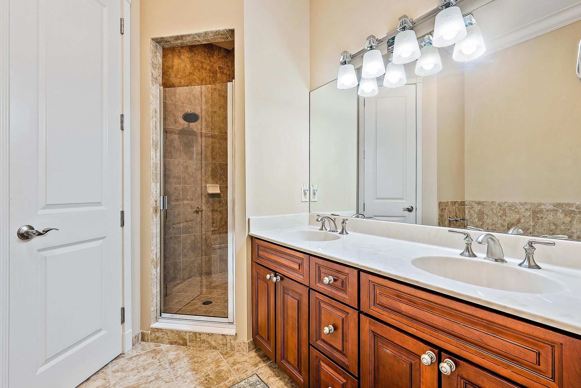 501 Del Sol Circle Tequesta, FL 33469 - Photo 24 of 32 Primary Bathroom