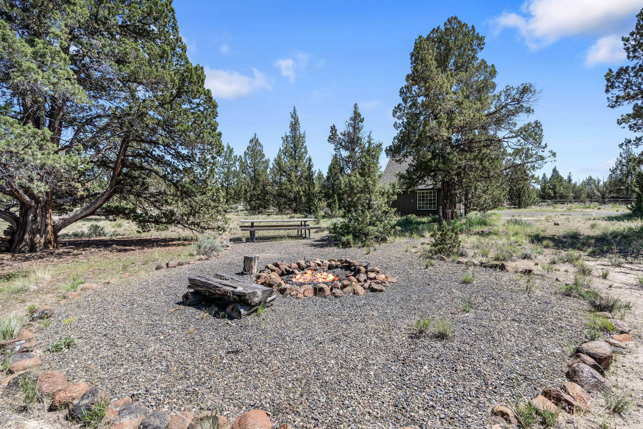 3555 Southeast Zuni Road Prineville, OR 97754 - Photo 16 of 22 2023_06_01_3555_se_zuni_rd_pv-20