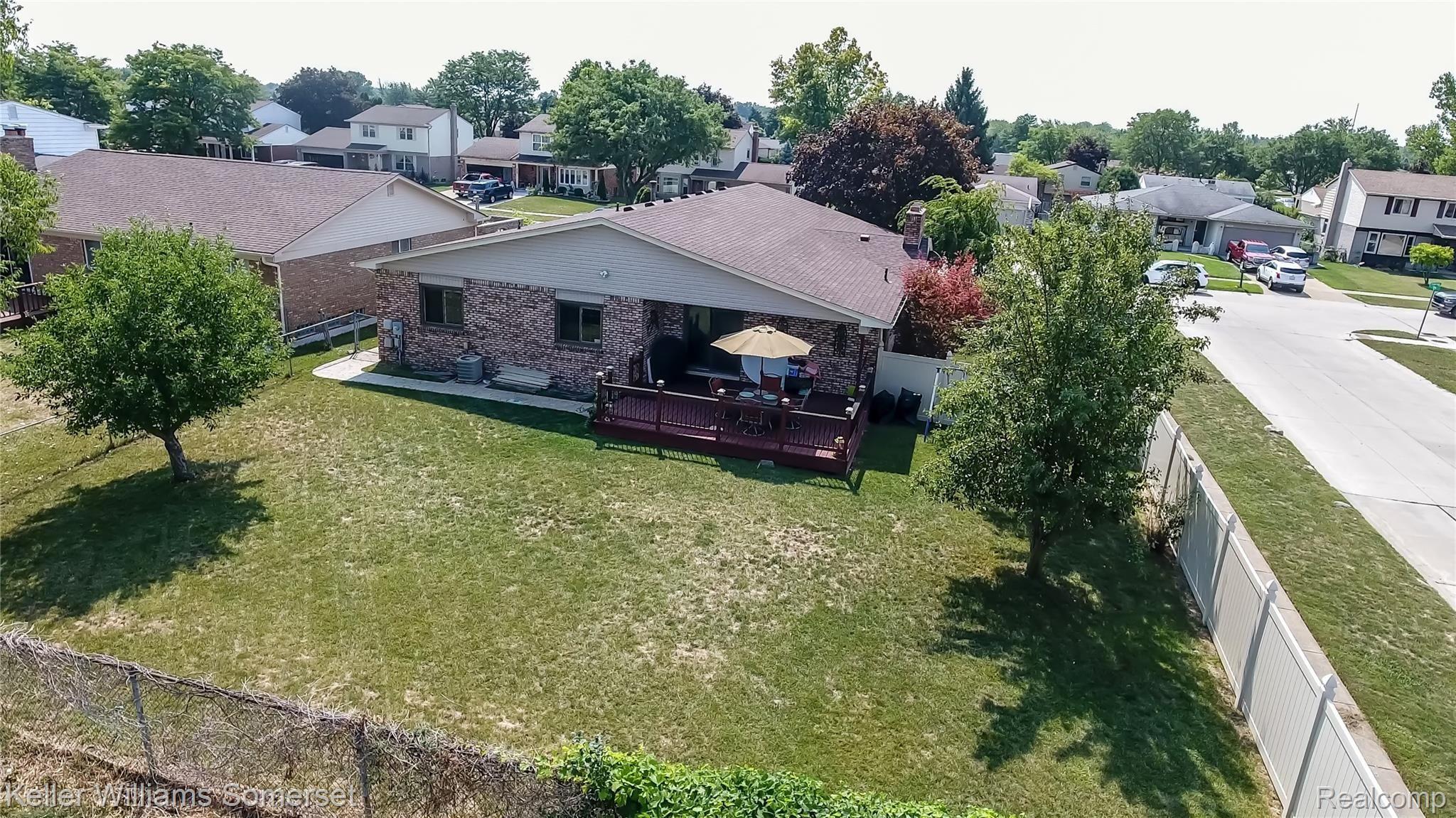 3107 Elmcrest Road Sterling Heights, MI 48310 - Photo 14 of 33 Iconic films Productions-6.jpg