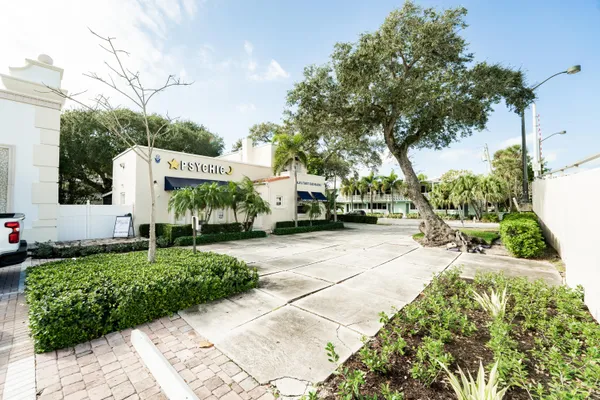 $8,850 | 700 East Palmetto Park Road, Boca Raton, FL 33432