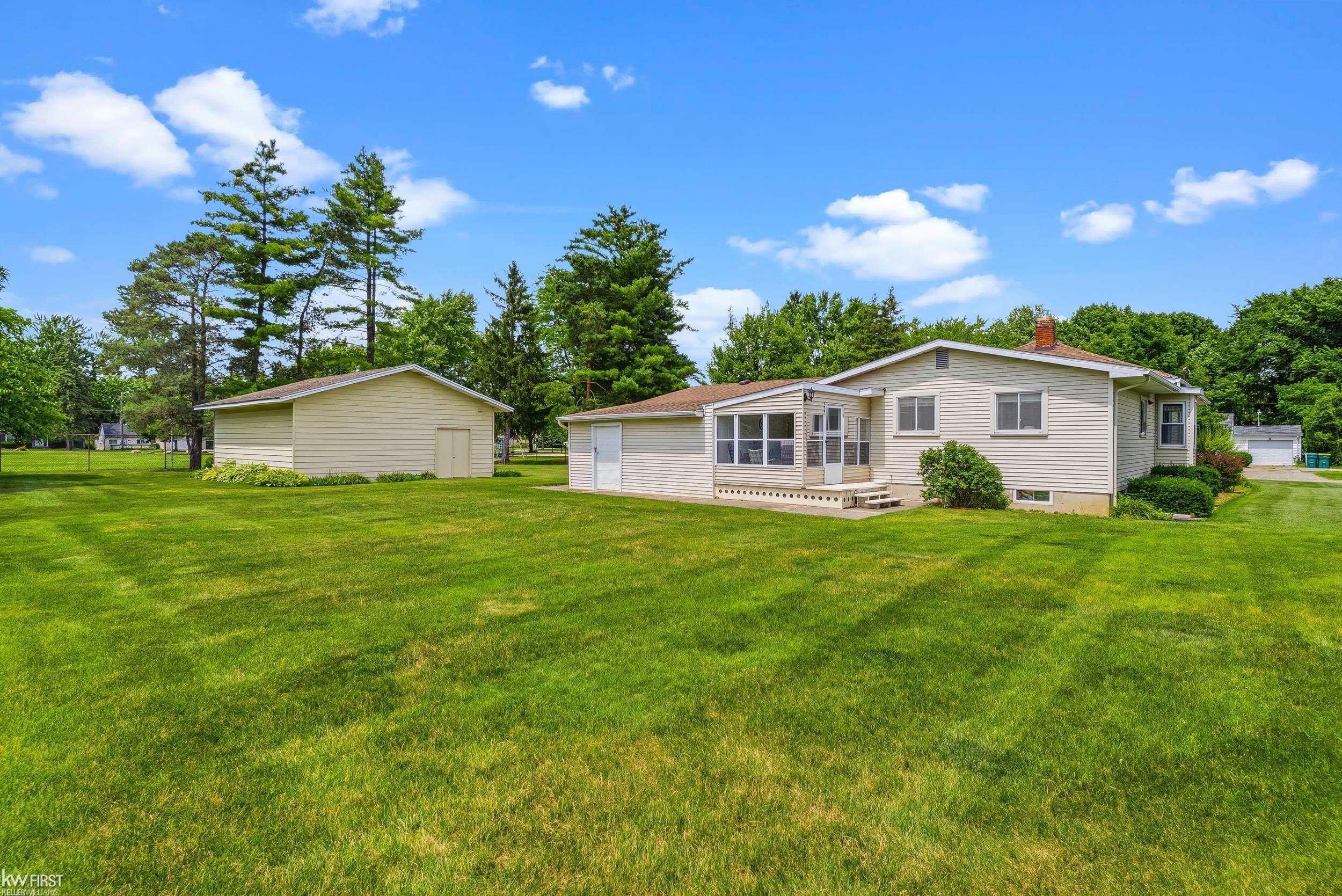 1018 Mildred Street Flushing, MI 48433 - Photo 3 of 50