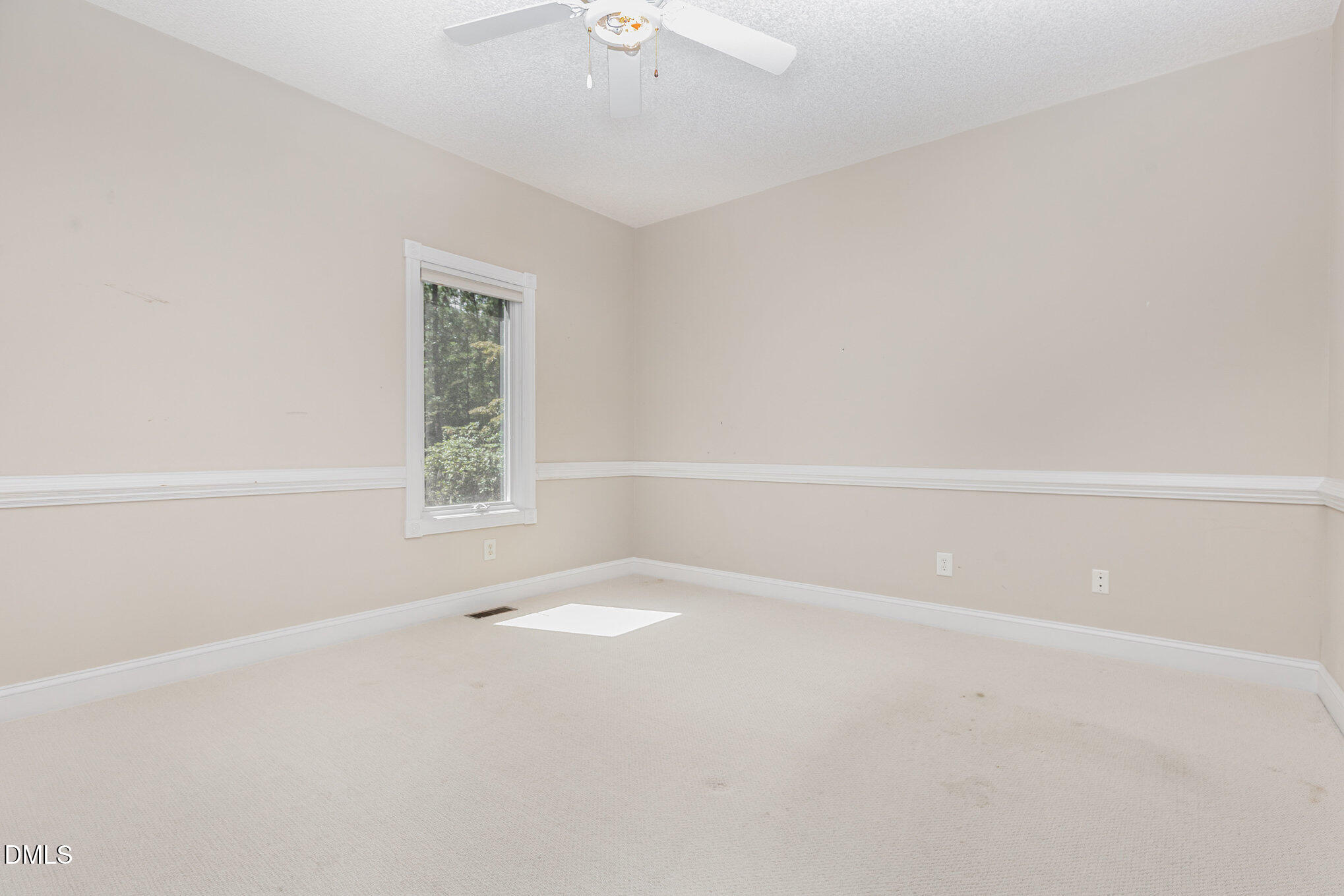 5 Pinyon Lane Pinehurst, NC 28374 - Photo 28 of 37 an empty room with a window