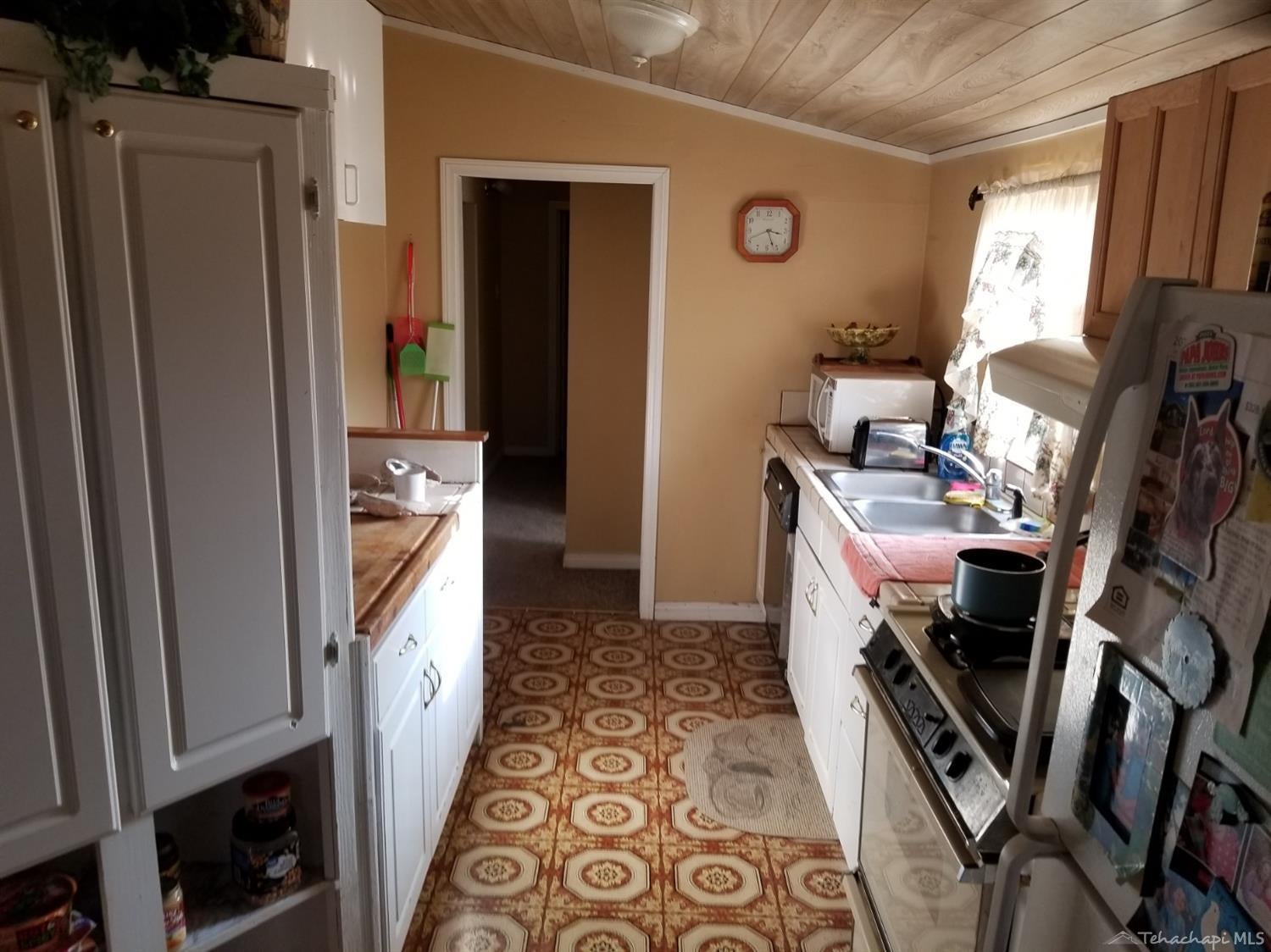 22110 Pine Canyon Road Tehachapi, CA 93561 - Photo 7 of 10 Gallery Image 7