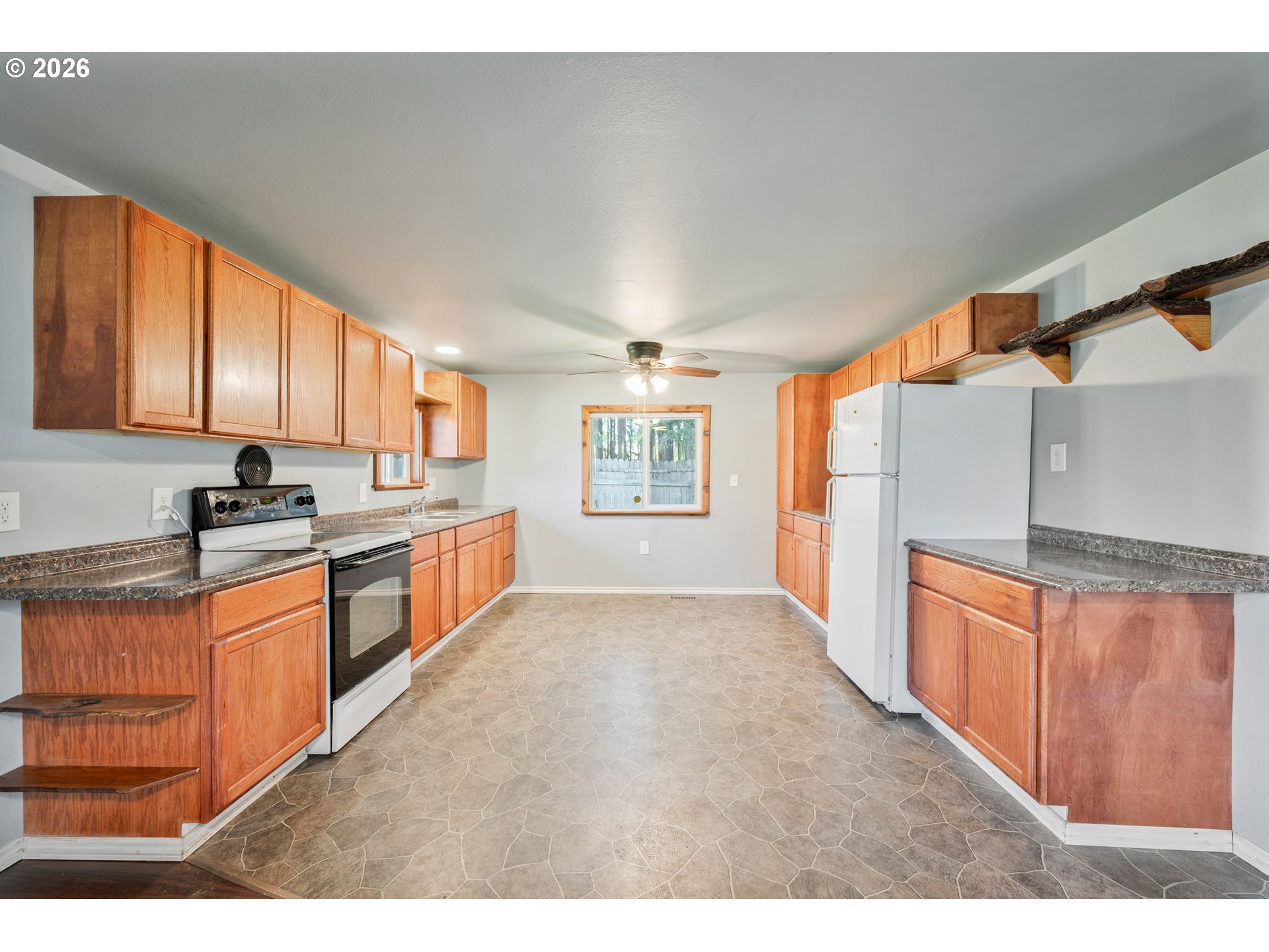302 Studebaker Road Castle Rock, WA 98611 - Photo 4 of 35