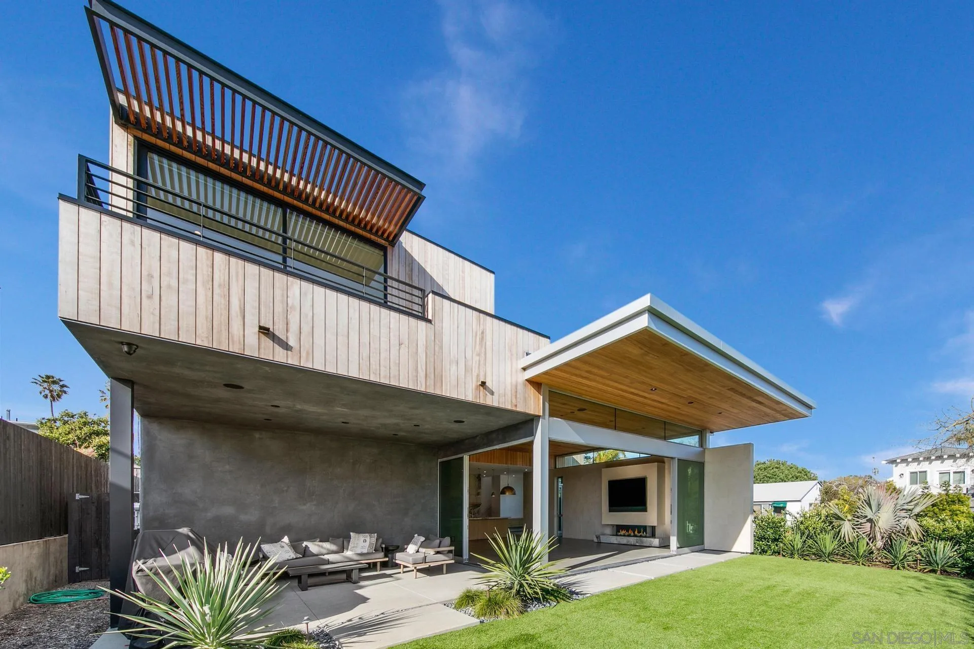 664 Cornish Drive Encinitas, CA 92024 - Photo 38 of 49 a view of a house with backyard and porch
