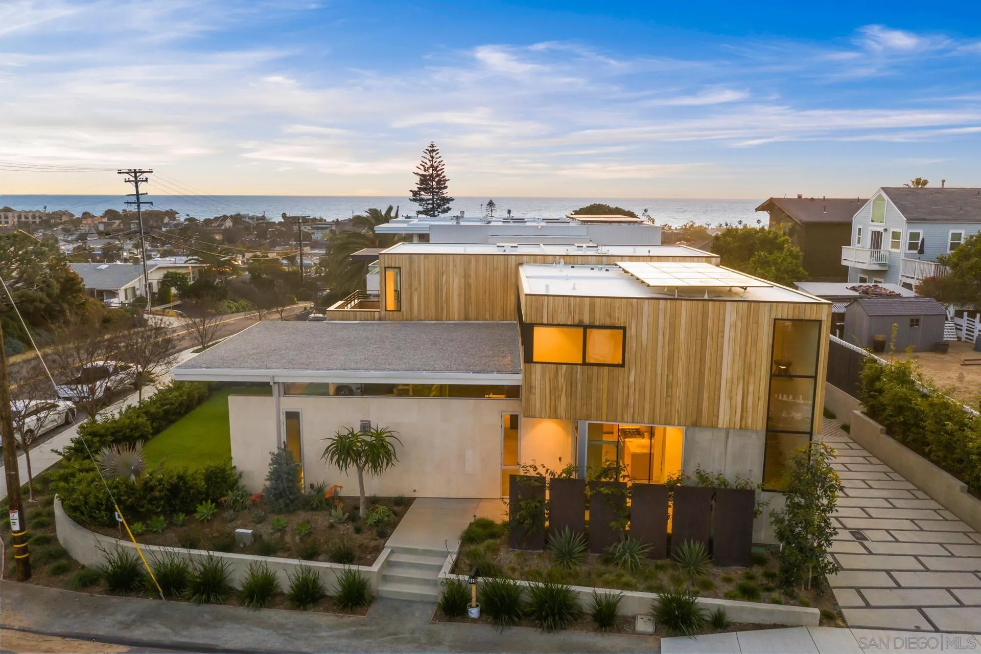 664 Cornish Drive Encinitas, CA 92024 - Photo 6 of 49 a view of a city