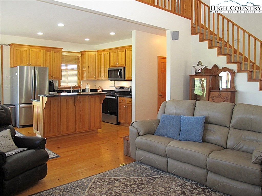 197 Greenview Drive Jefferson, NC 28640 - Photo 11 of 38