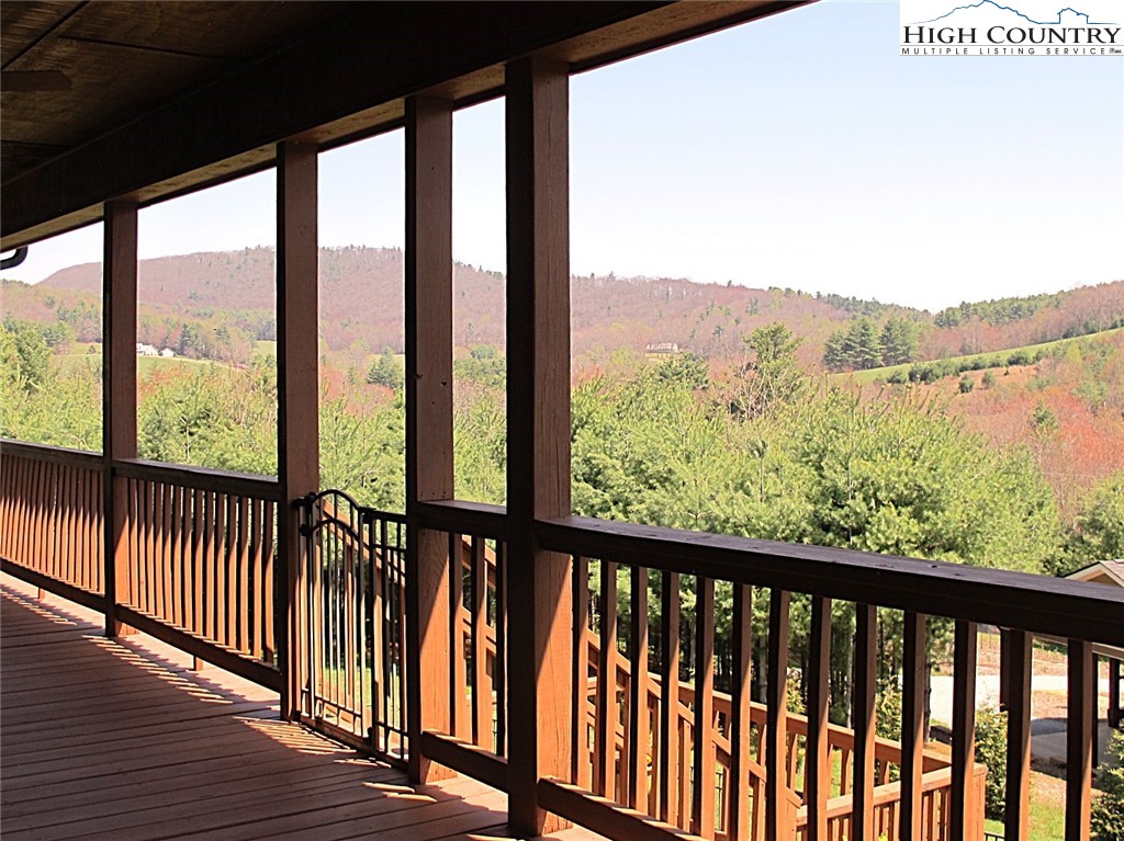 197 Greenview Drive Jefferson, NC 28640 - Photo 2 of 38