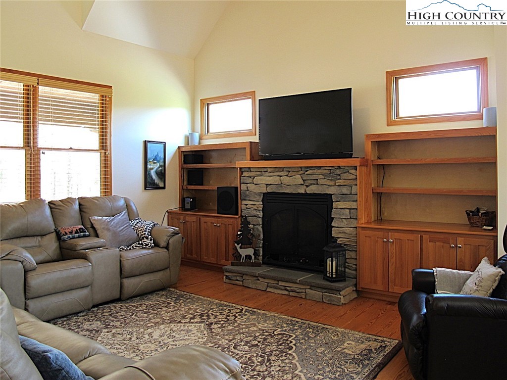 197 Greenview Drive Jefferson, NC 28640 - Photo 5 of 38