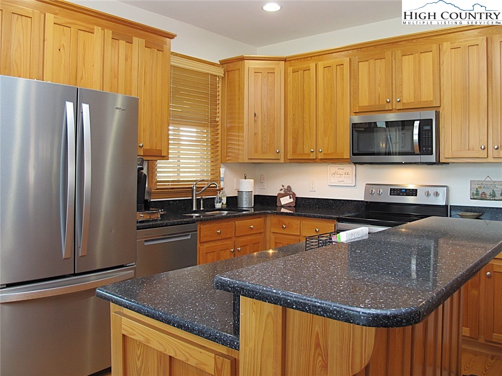 197 Greenview Drive Jefferson, NC 28640 - Photo 9 of 38