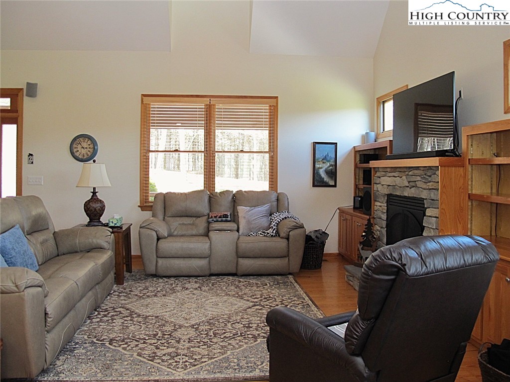 197 Greenview Drive Jefferson, NC 28640 - Photo 10 of 38