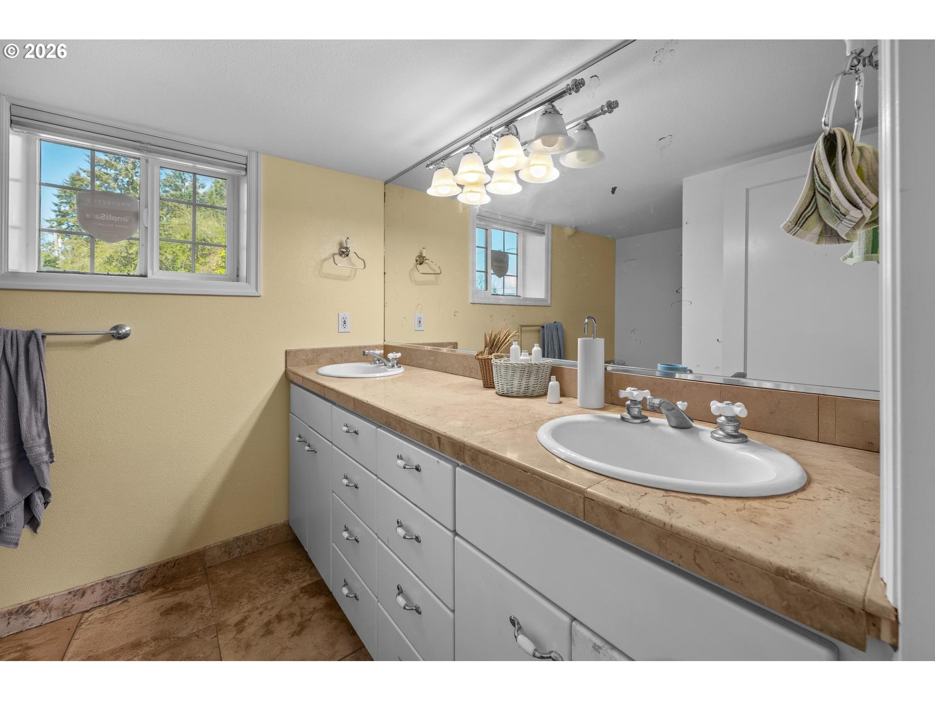 1815 Southwest Sunset Boulevard Portland, OR 97239 - Photo 22 of 36