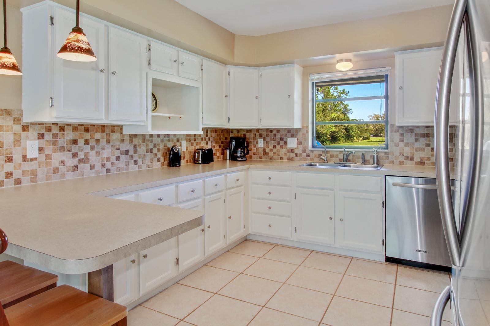7807 Pensacola Road Fort Pierce, FL 34951 - Photo 8 of 25 Kitchen