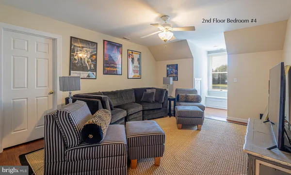 $630,000 | 602 Cedar Pointe Drive, Weems, VA 22576