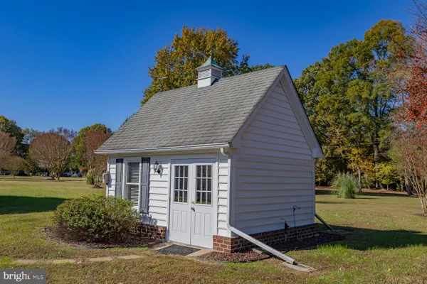 $630,000 | 602 Cedar Pointe Drive, Weems, VA 22576