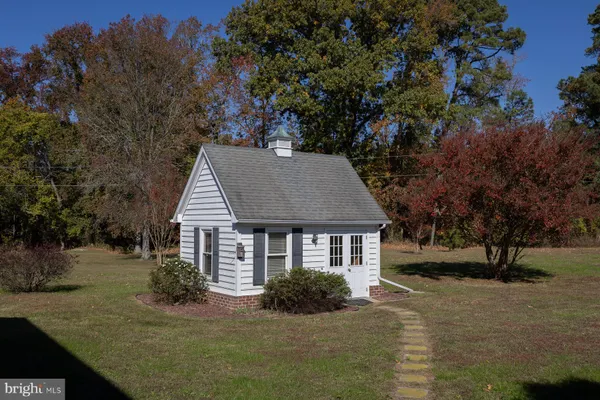 $630,000 | 602 Cedar Pointe Drive, Weems, VA 22576