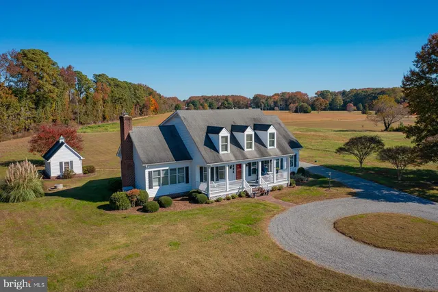 $629,900 | 602 Cedar Pointe Drive, Weems, VA 22576