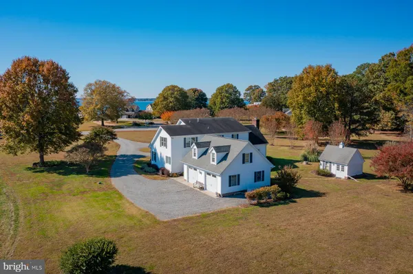 $630,000 | 602 Cedar Pointe Drive, Weems, VA 22576