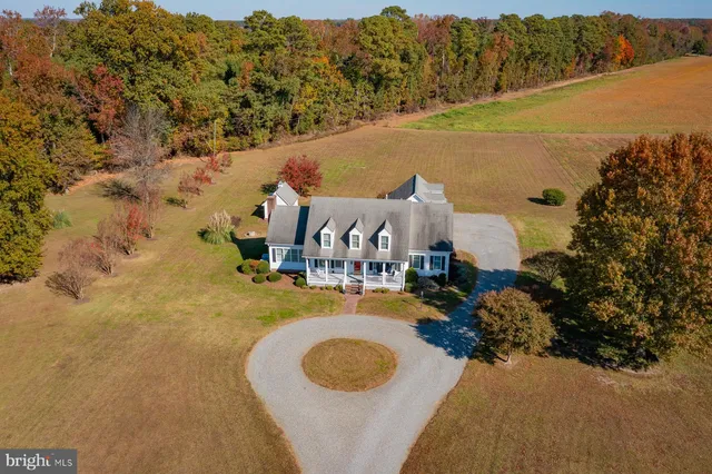 $629,900 | 602 Cedar Pointe Drive, Weems, VA 22576