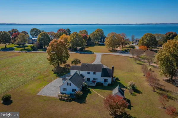 $630,000 | 602 Cedar Pointe Drive, Weems, VA 22576