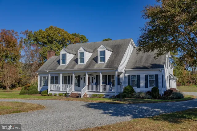 $629,900 | 602 Cedar Pointe Drive, Weems, VA 22576