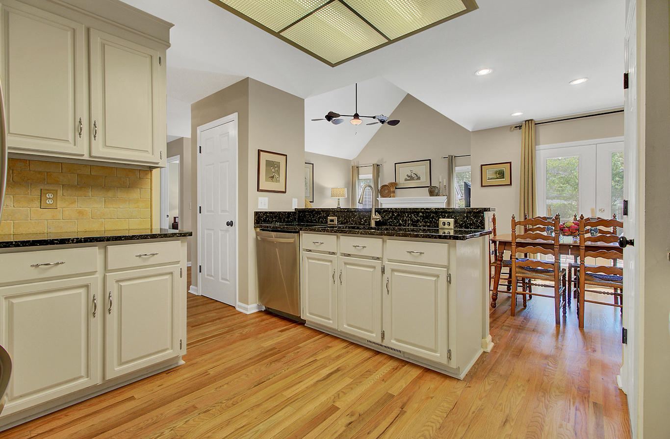 203 Kenilworth Road Summerville, SC 29485 - Photo 8 of 40 11