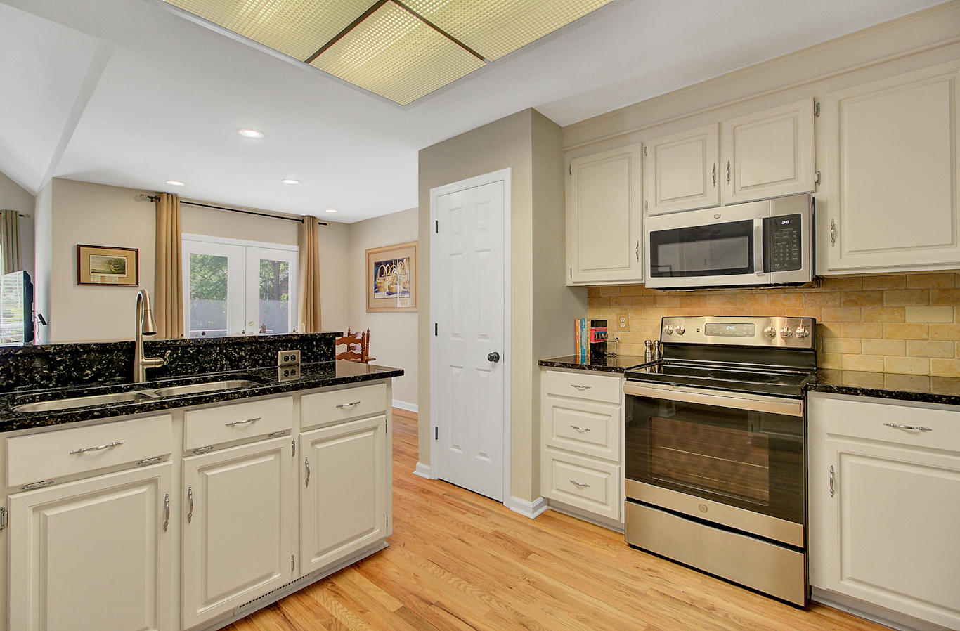 203 Kenilworth Road Summerville, SC 29485 - Photo 10 of 40 12