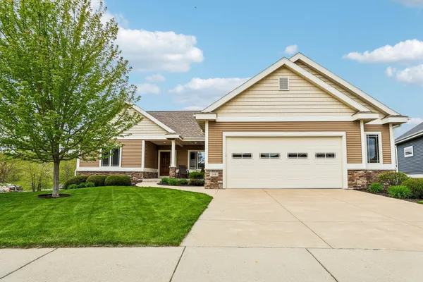 $599,900 | 248 Greenway Circle, Deerfield, WI 53531