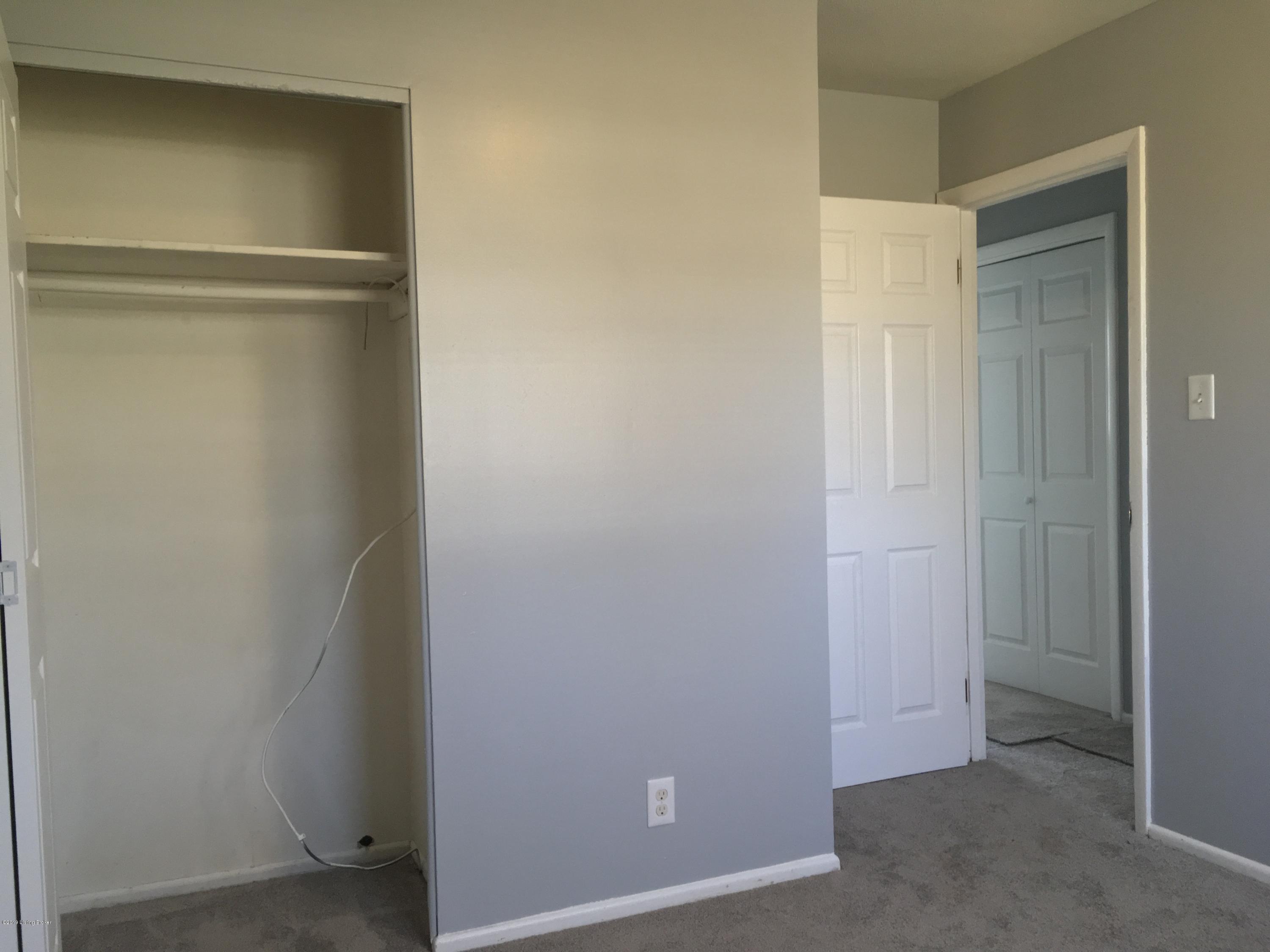 5112 Red Fern Road Louisville, KY 40218 - Photo 17 of 37 E8C71CD2-81B9-4062-879A-A41F61F27D13