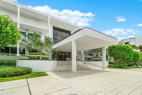 $2,599,000 | 2275 South Ocean Boulevard, Unit 205A, Palm Beach, FL 33480