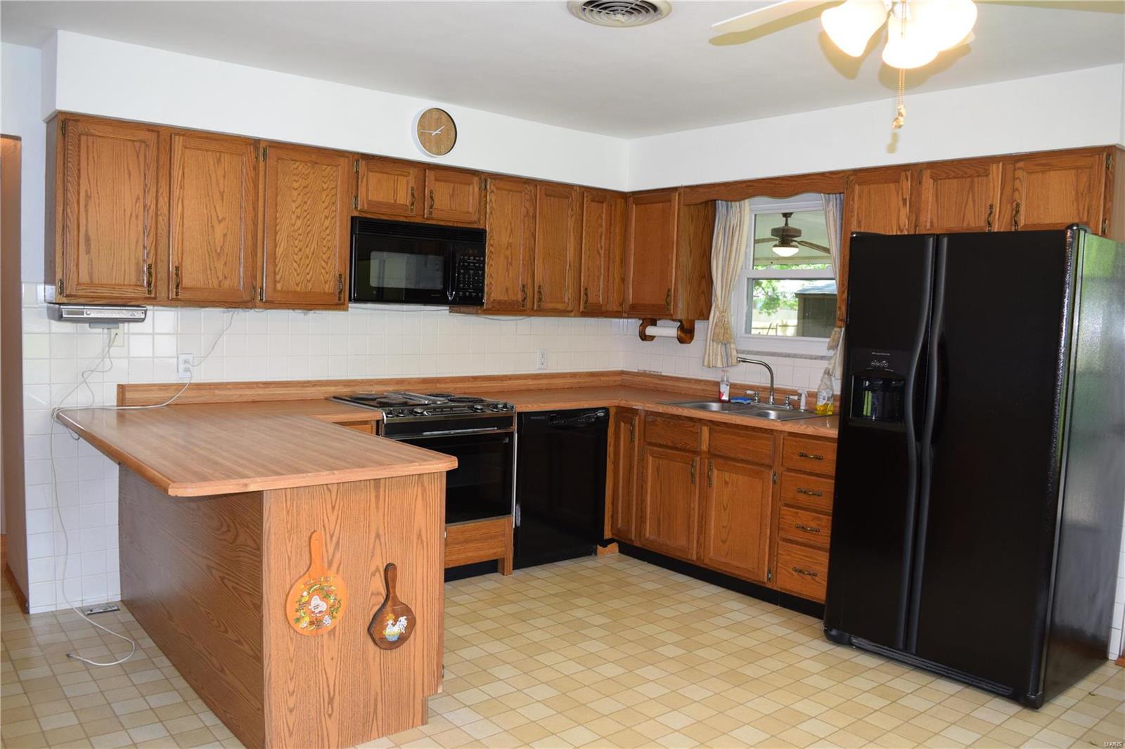 6227 Old St Louis Road Belleville, IL 62223 - Photo 9 of 21 Gallery Image 9