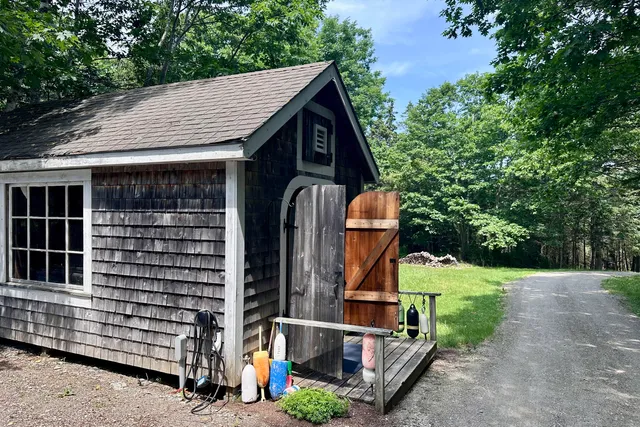 $899,000 | 135 Rebel Hill Road, Islesboro, ME 04848